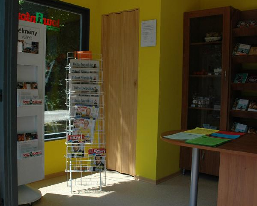 DV-12 Árusító, vagy Turisztikai információs pavilon