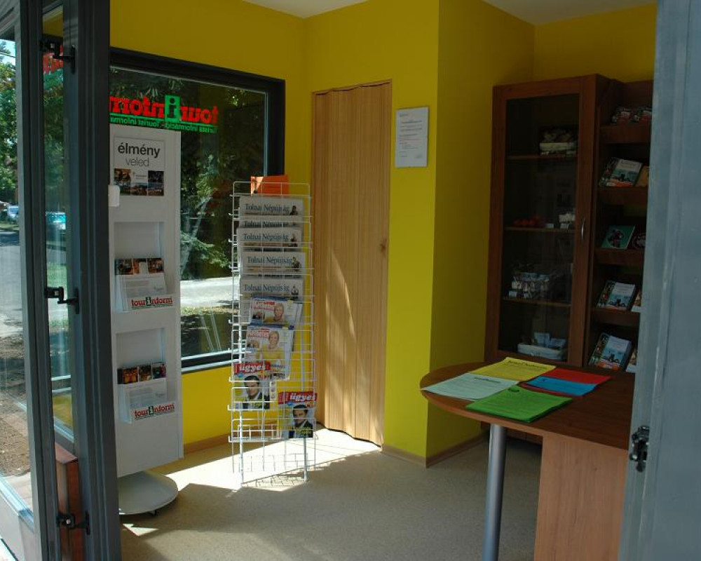 DV-12 Árusító, vagy Turisztikai információs pavilon