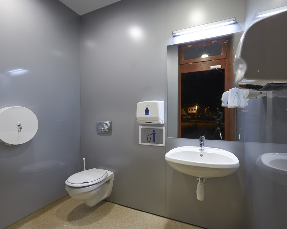SZP-THW-14 WC épület SZP-THW-14 WC épület