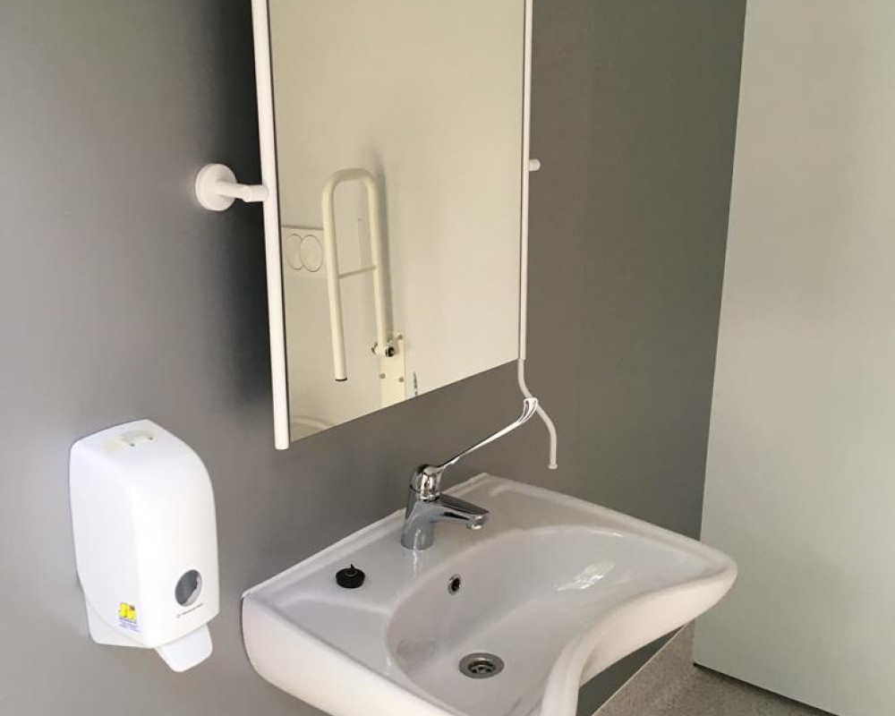 SZP-THW-22 WC épület SZP-THW-22 WC épület