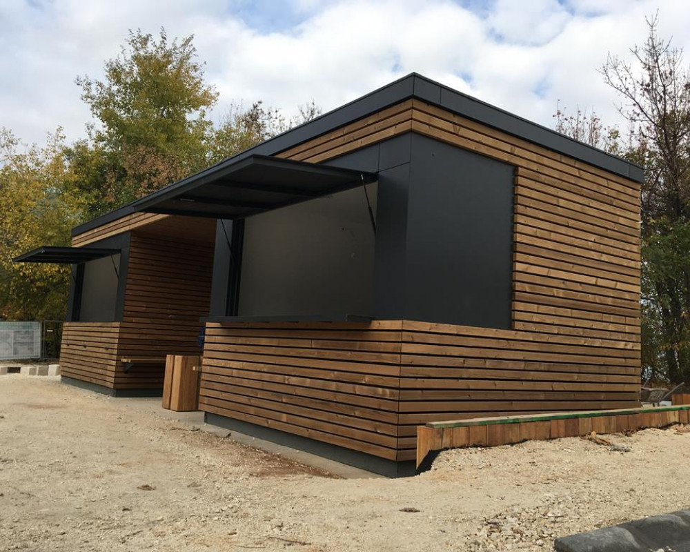 TR-THW-10&10 - Büfé pavilon esőbeállóval TR-THW-10&10 - Büfé pavilon esőbeállóval